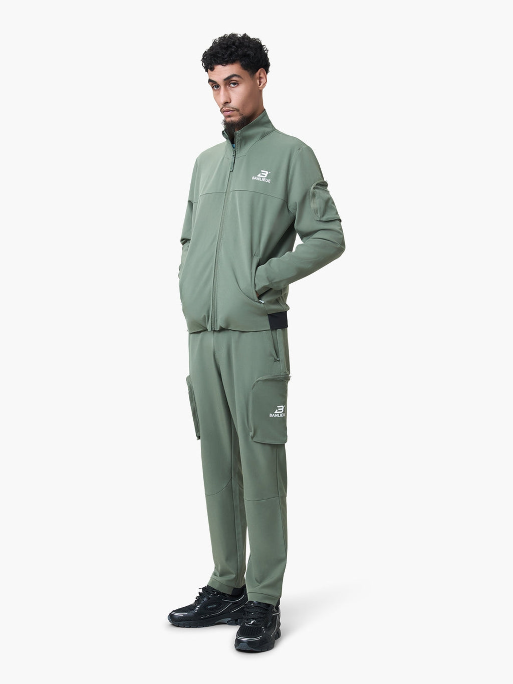 PERFORMANCE CARGO TRACKPANTS | OLIVE